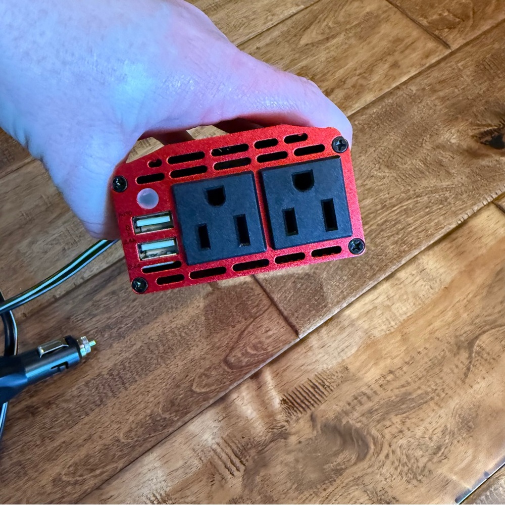 BESTEK Red Power Inverter - Picture 5 of 5